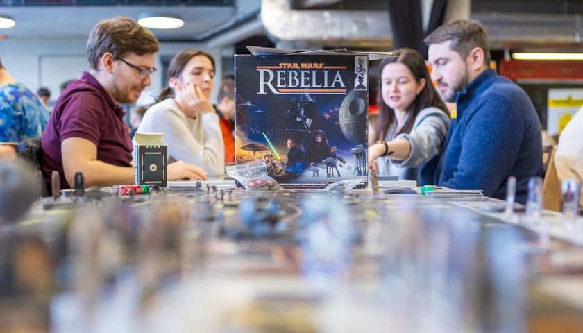 Uczestnicy Festiwalu Gier Planszowych Gratislavia podczas gry w Starwars Rebelia. Wrocław, 09.03.2025