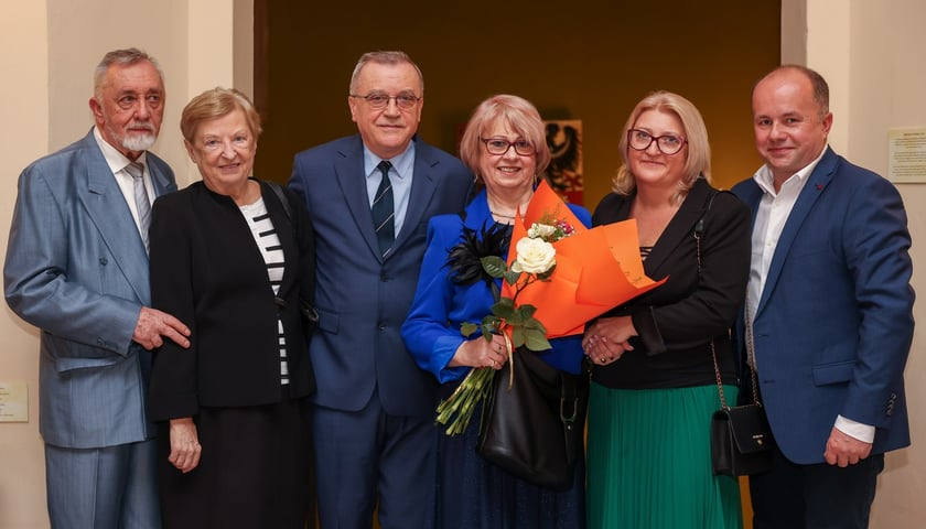 Para z wieloletnim stażem ze swoją rodziną