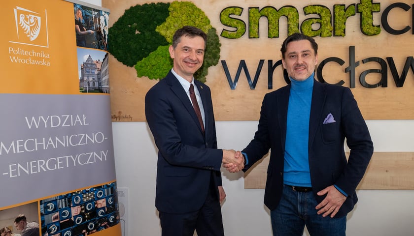 <p>Podpisanie umowy o wsp&oacute;łpracy między Politechniką Wrocławską a Gminą Wrocław</p>