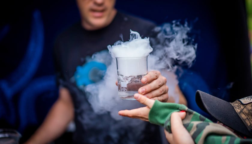<p>Hydropolis zaprasza na pokaz eksperyment&oacute;w z wodą</p>