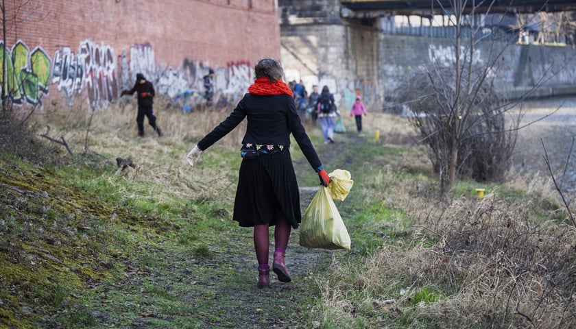 Posprzątali Odrę, teraz powstaną z tego dzieła sztuki. Ziściła się wrocłąwska część projektu SEKTOR 333