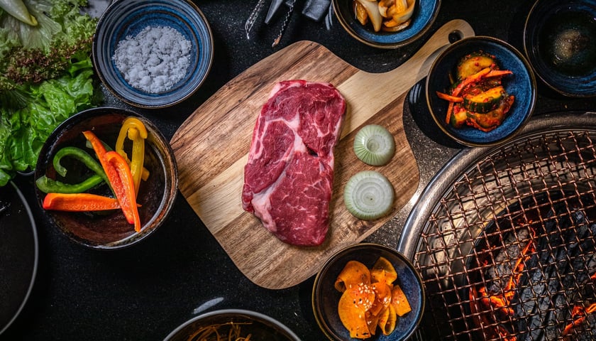 W restauracji Korill 180 we Wrocławiu zjemy zarówno dania z grilla, jak i inne koreańskie przekąski.