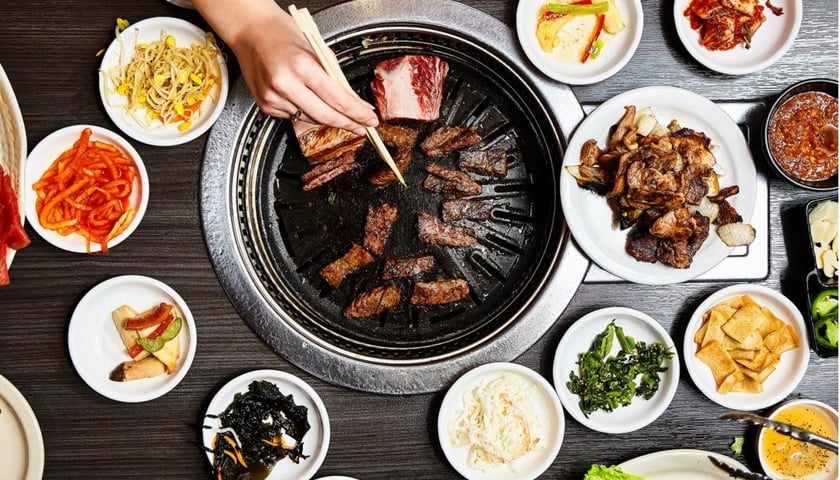 Na zdjęciu koreański grill we wrocławskiej restauracji GALBI Korean BBQ.