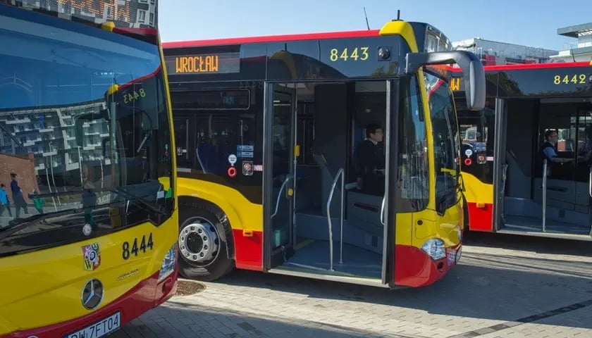 Zaparkowane autobusy MPK