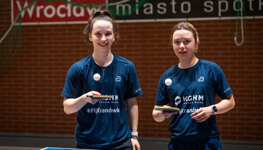 Kasia i Ania Węgrzyn na treningu w hali UE Wrocław