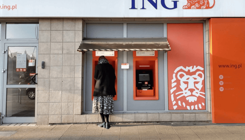 W piątek rano bankomaty przy Olszewskiego 69 na Biskupinie jeszcze działały. W ciągu dnia zostały już jednak wyłączone. 