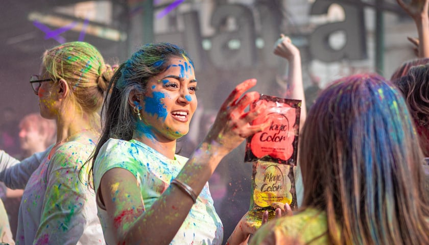 Świetna zabawa w sobotę 29 marca na Świebodzkim - Wroclaw Holi Celebration 2025, czyli Festiwalu Kolorów