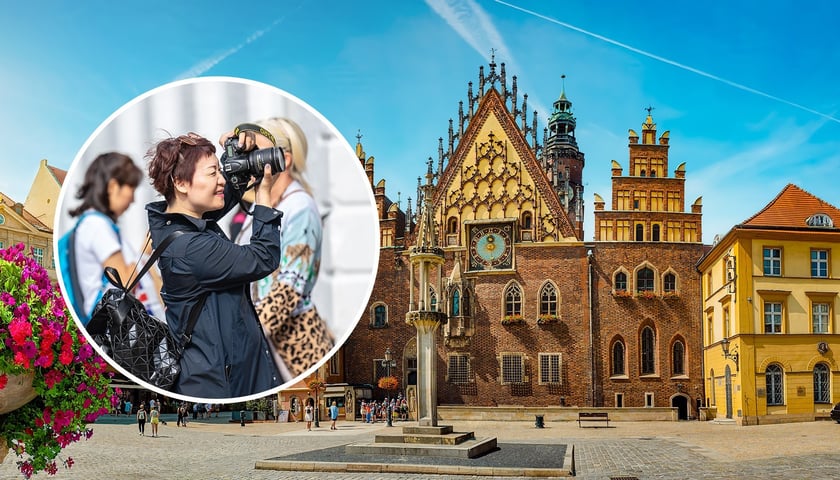 Na zdjęciu turystyka z aparatem fotograficznym, w tle panorama Ostrowa Tumskiego, historycznej części miasta