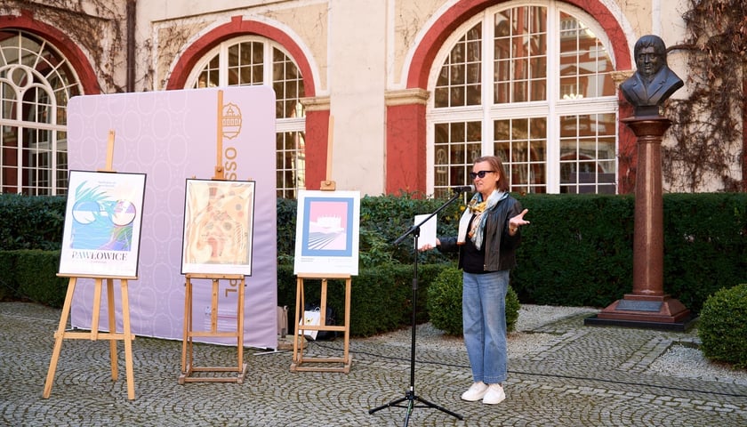 <p>Już wkr&oacute;tce do Ossolineum trafią dokumenty i materiały z wrocławskich osiedli &ndash; Dorota Feliks, dyrektor Wrocławskiego Centrum Rozwoju Społecznego</p>