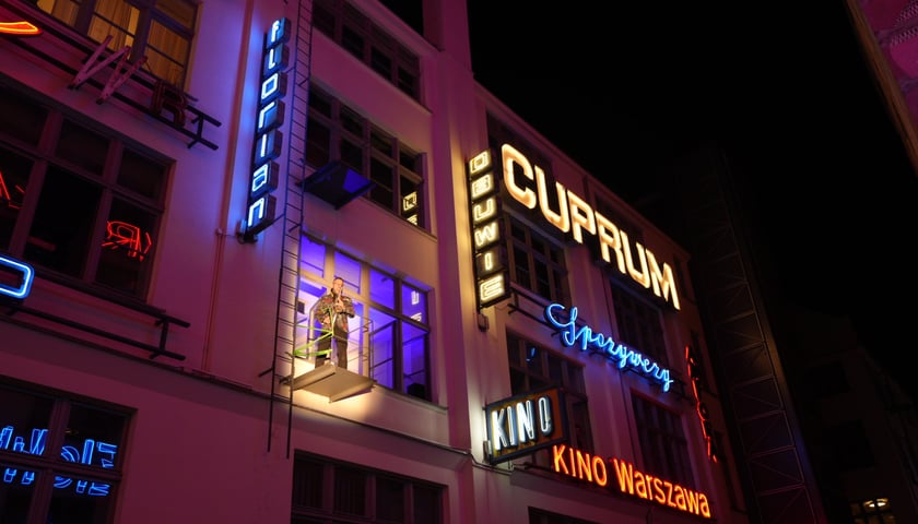 Wrocławska galeria neonów przy Ruskiej znów świeci! Niezwykły pokaz - 5.04.2025