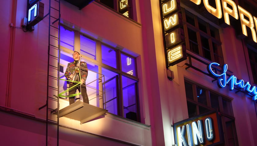 Wrocławska galeria neonów przy Ruskiej znów świeci! Niezwykły pokaz - 5.04.2025