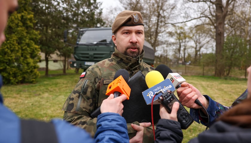 <p>Mjr Karol Jakubowski z 16. Dolnośląskiej Brygady Wojsk Obrony Terytorialnej</p>