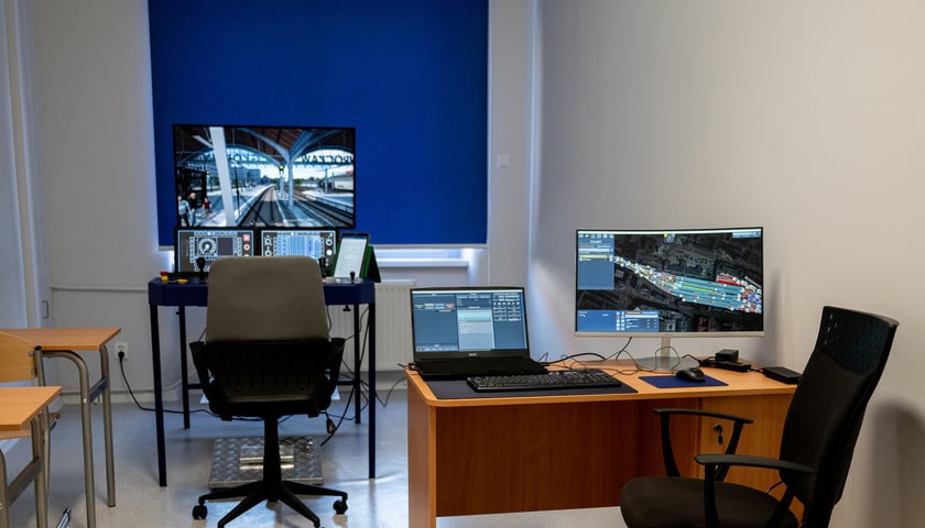 Symulator lokomotywy elektrycznej w ZSL we Wrocławiu