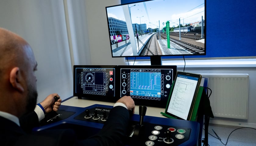 Symulator lokomotywy elektrycznej w ZSL we Wrocławiu