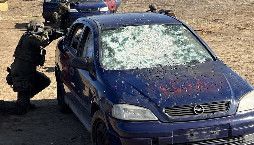 Szkolenie ogniowe żołnierzy 1. Kompanii Ochrony Komendy Obsługi Lotniska Wrocław 