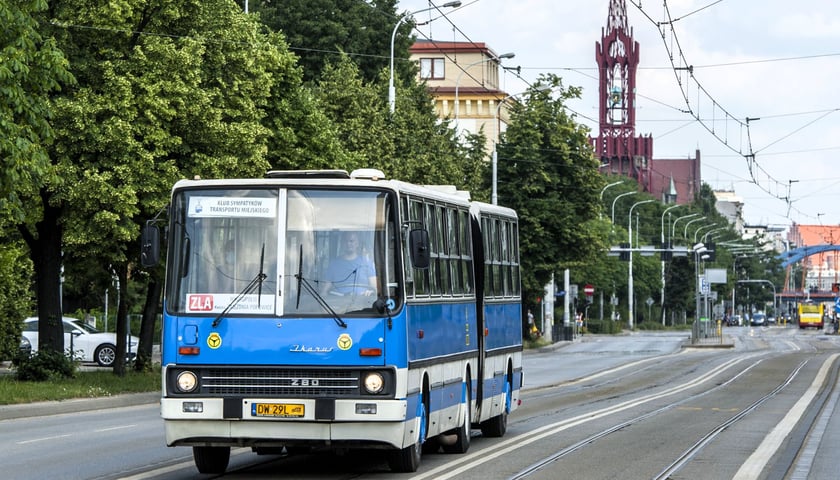 Ikarus 280