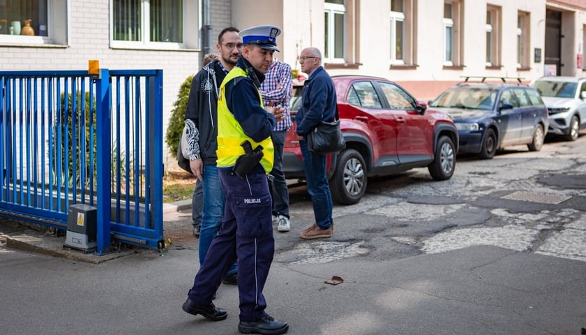 Akcja straży i policji przy III LO na Nadodrzu (12 kwietnia 2025)