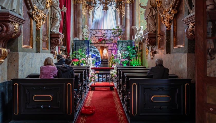 Kości&oacute;ł Rzymskokatolicki pw. Najświętszego Imienia Jezus