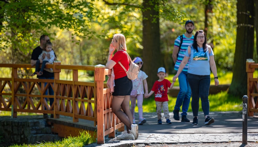 Wrocławianie na spacerach. Park Szczytnicki, Wielkanoc 20.04.2025