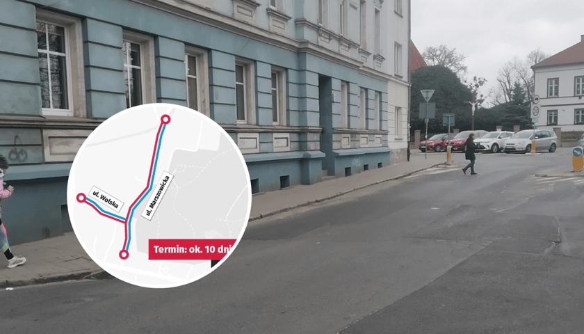Zniszczona nawierzchnia ul. Wolskiej na Lesnicy do remontu, z lewej w kółku mapka z zaznaczonymi ulicami Wolską i Marszowicką