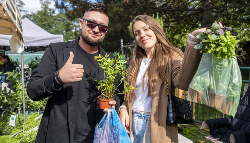 Uczestnicy jesiennej edycji kiermaszu ogrodniczego