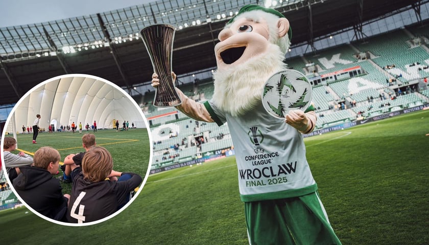 Maskotka finału Ligi Konferencji Europy. Zanim 28 maja na Tarczyński Arenę wyjdą znane europejskie marki, o puchar na boiskach przy wrocławskim stadionie powalczą uczniowie szkół ponadpodstawowych, w kółeczku młodzież biorąca udział w Szkolnej Lidze Konferencji
