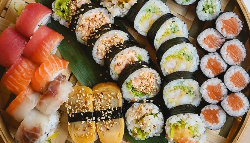 We wrocławskiej restauracji Yoshoku zjemy dania kuchni japońskiej: sushi, ramen oraz kanapki sando.