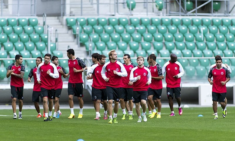 Piłkarze Sevilli zapoznali się z murawą Stadionu Wrocław