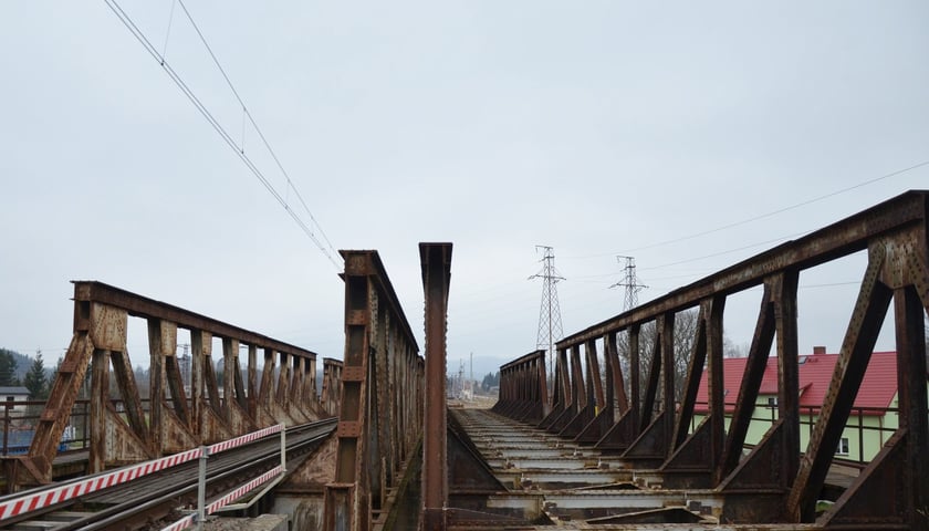 Remont mostu kolejowego na trasie Marciszów - Sędzisław