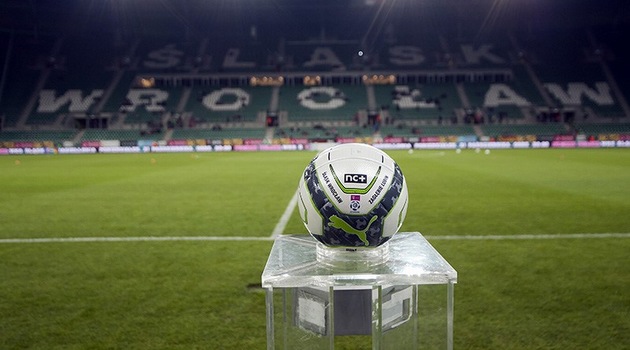 Wojewoda zamknął część stadionu Śląska