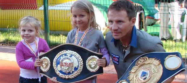 Radny Maciej Zegan wraca na ring