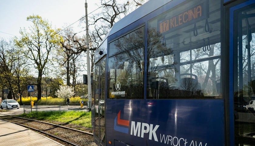 Tramwaj na ulicy Przyjaźni 