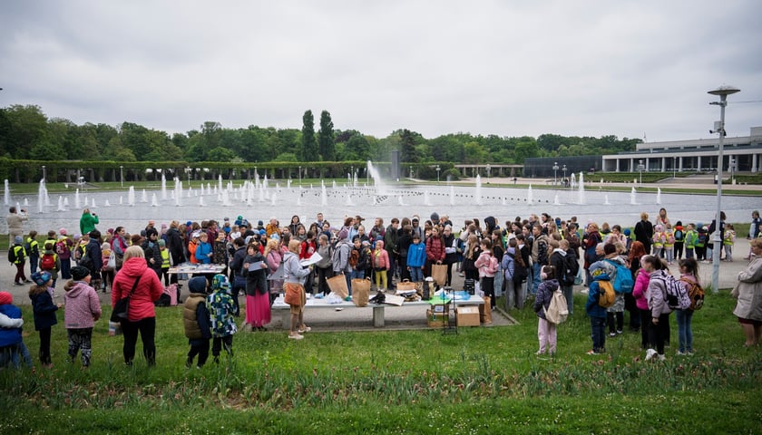 Gry terenowe na Pergoli dla przedszkolaków i uczniów szkół podstawowych w ramach akcji „Cały Wrocław czyta” - 07.05.2025