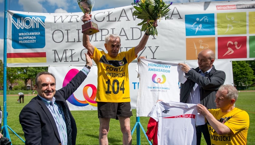 Wielki wyczyn 104-letniego Stanisława Kowalskiego (WIDEO, ZDJĘCIA)