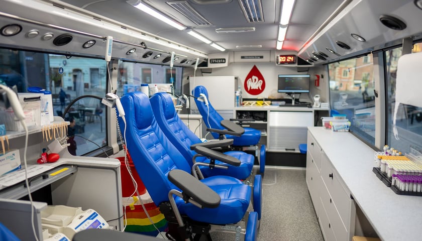 Wnętrze krwiobusa, zdjęcie archiwalne