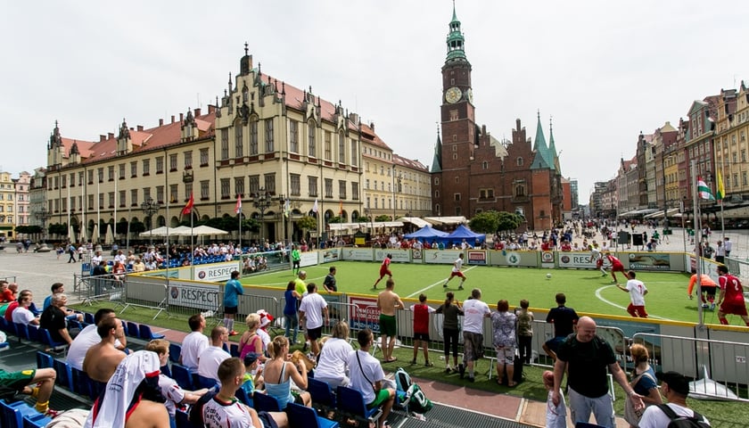 Piłkarskie mistrzostwa bezdomnych [ZDJĘCIA]