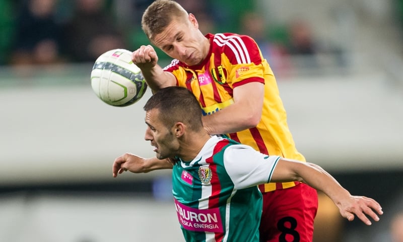 Czy w futbolu można strzelić gola ręką?