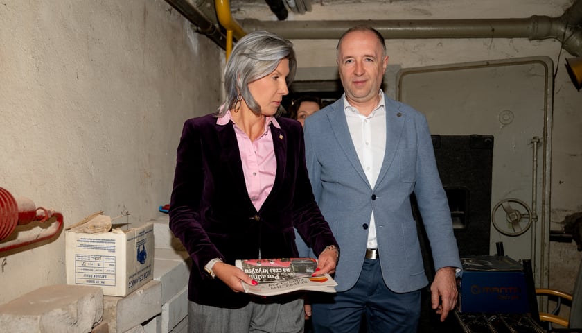 <p>Wiceprezydent Wrocławia Renata Granowska w potencjalnym schronie</p>
