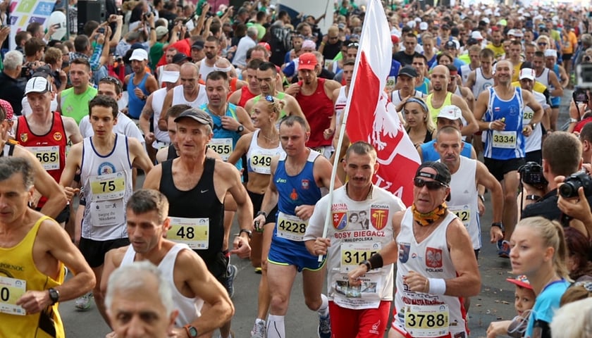 32. Wrocław Maraton rozpoczęty! [ZDJĘCIA]