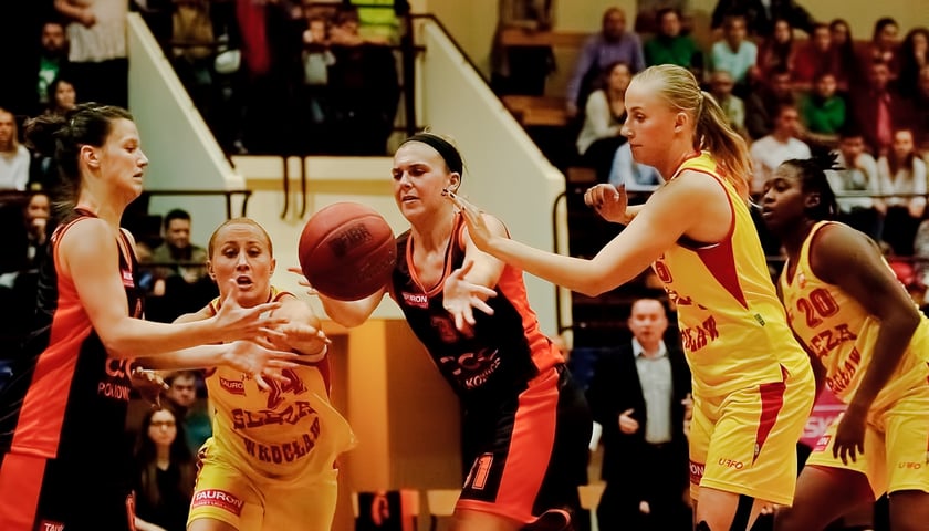 Ślęza przegrywa w debiucie