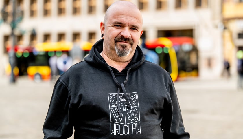 Pan Ryszard, kierowca MPK, który zaopiekował się trzyletnim Brunem samotnie podróżującym autobusem