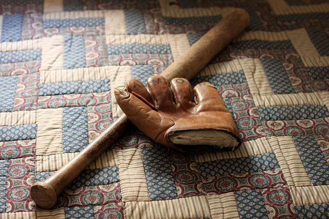 Z czego zbudowany jest kij baseballowy? [WIDEO]