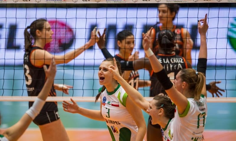 Siatkarki Impelu szybko spaliły Naftę