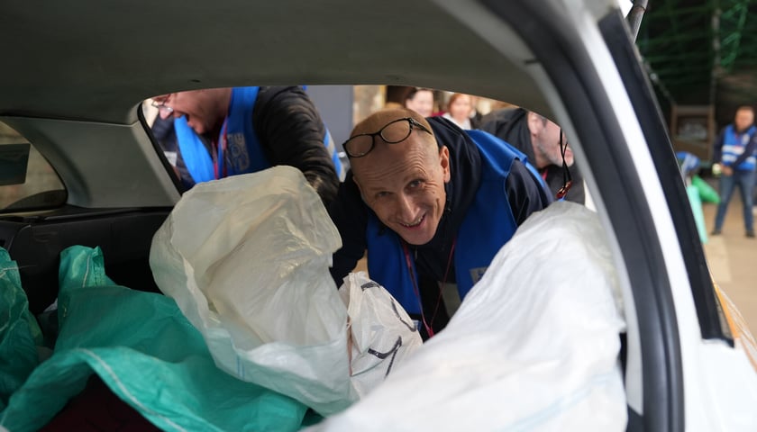<p>Wybory na Prezydenta Polski 2025 - rozwożenie kart do głosowania po lokalach wyborczych</p>