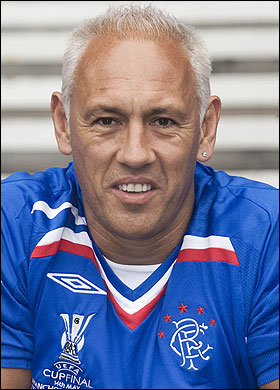 Sławny ojciec chwali Toma Hateleya