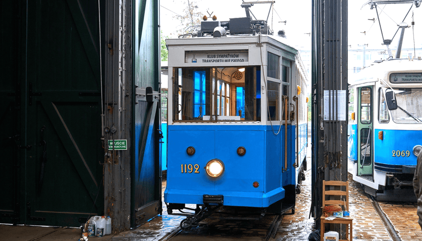 Zabytkowy wrocławski tramwaj LH Standard