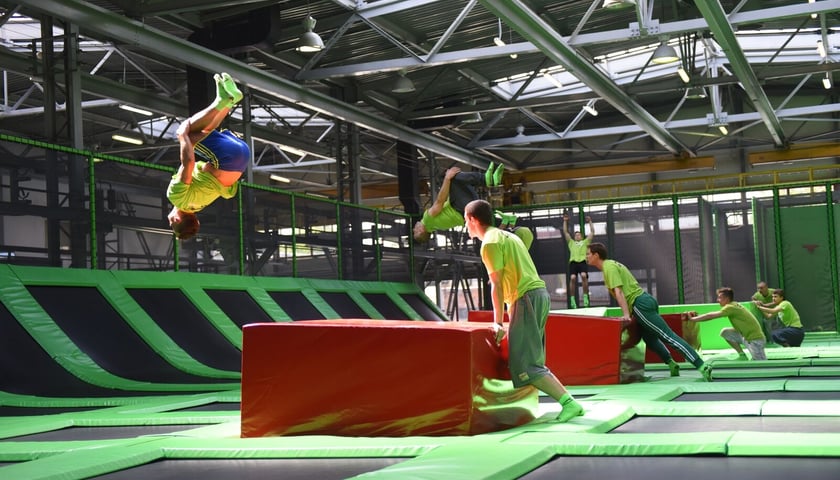 GOjump, największy park trampolin, już działa [WIDEO, ZDJĘCIA]