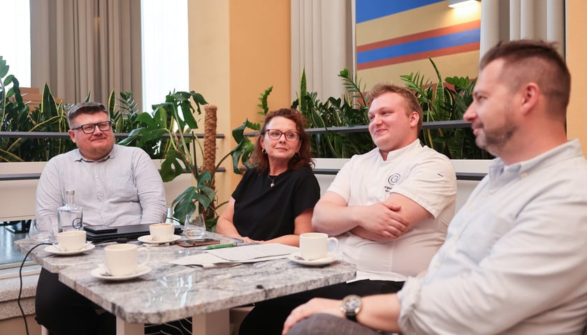<p>Jury Konkursu Delicje 2025 (w środku Kacper Sawoń, szef kuchni restauracji Gustaw)</p>