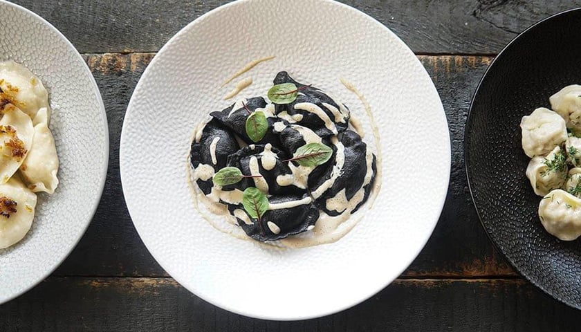 We wrocławskiej restauracji Lviv dostępne są różnego rodzaju pierogi z farszem.