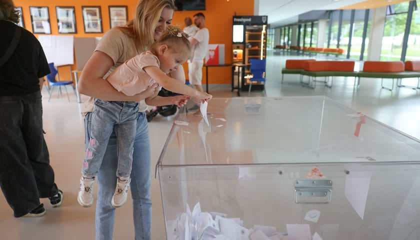 Obwodowa Komisja Wyborcza nr 108 na Krzykach we Wrocławiu